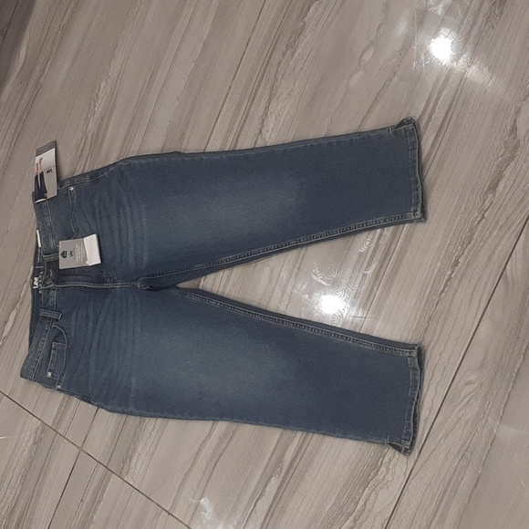 Lee midrise Capri - Picture 1 of 9
